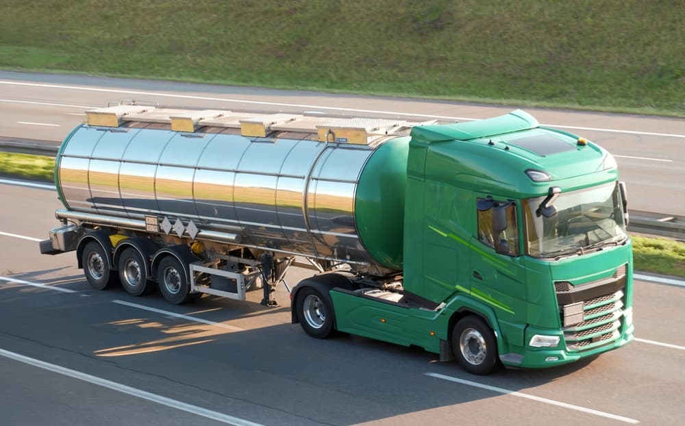 Road fuel oil tanker truck designed for sustainable carrier transportation, ensuring efficient and eco-friendly fuel delivery.